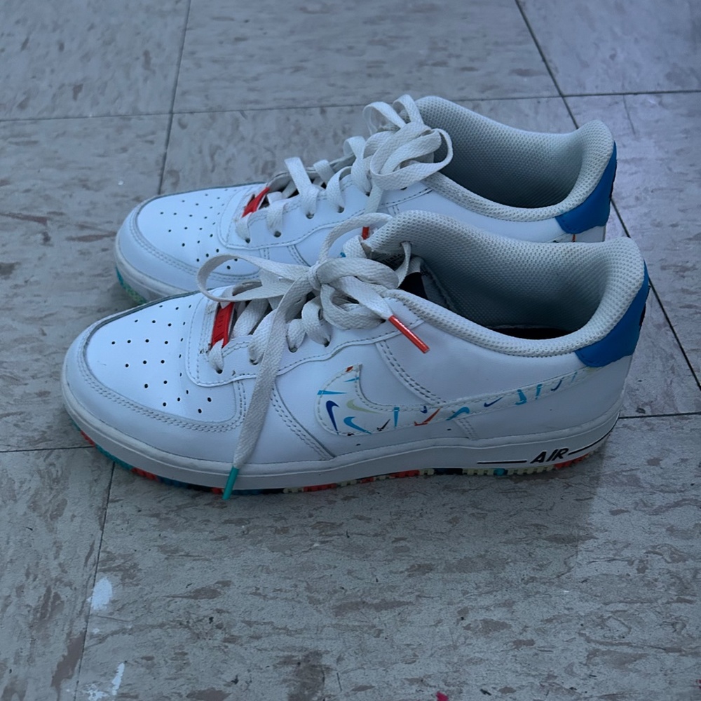 nike - Picture 2 of 4